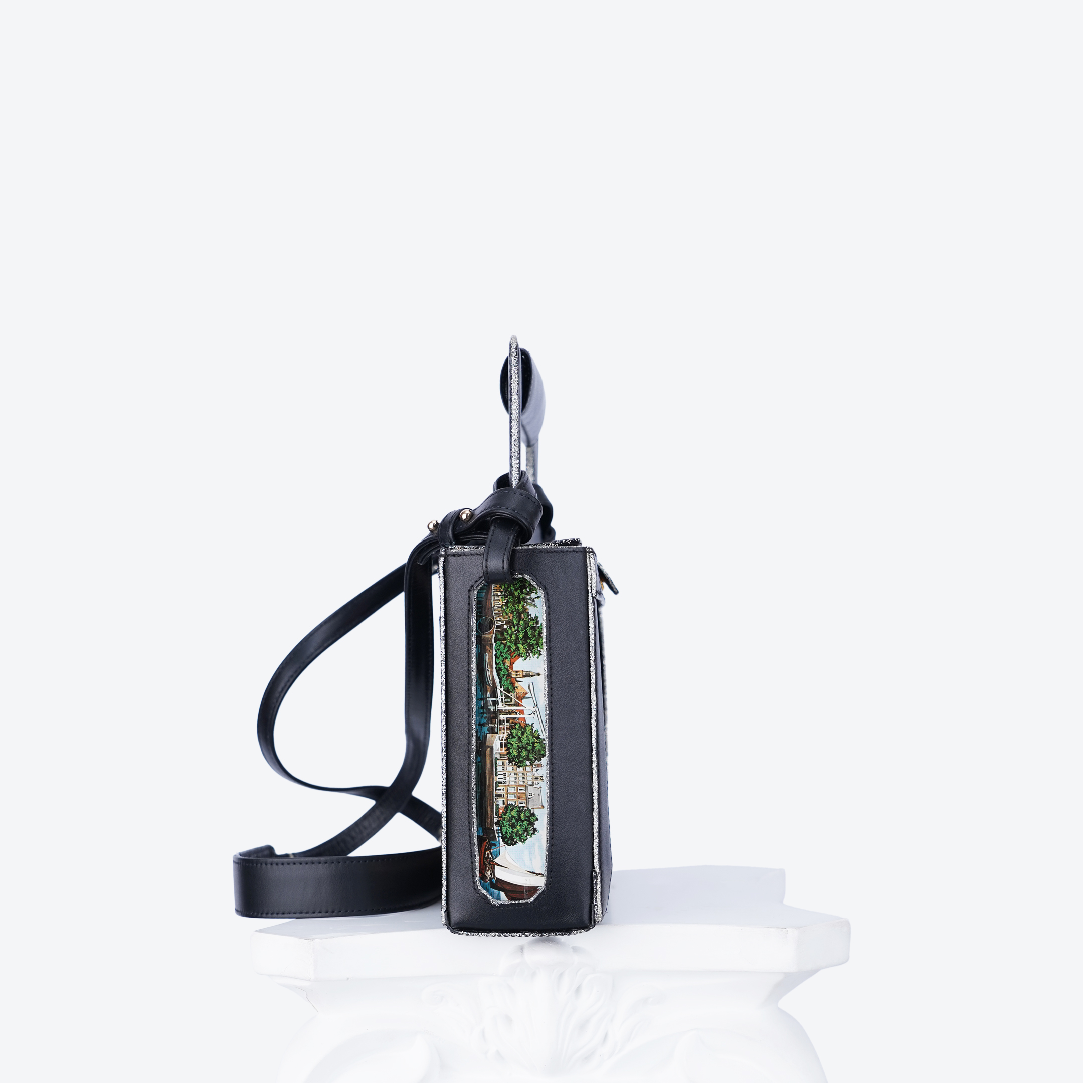 HIENTE HOLLAND